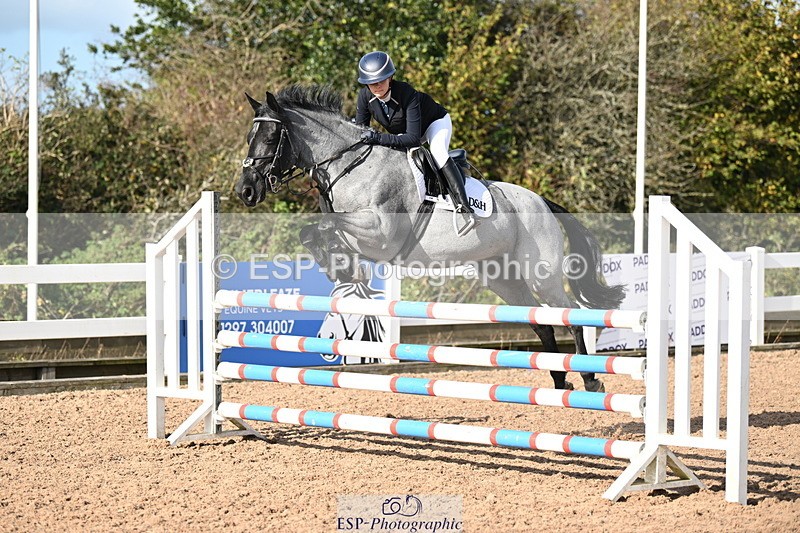 241026A-125704-00934 - SAT Cls 10 Pony Foxhunter and 1.10m Open
