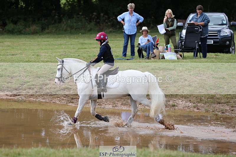 240825X-114756-32333 - 70cm XC 11.00 to 12.00