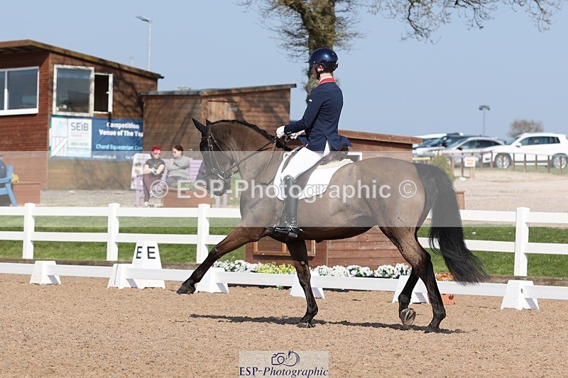 250404-151933-07069 - 117-Myles.Graham-Nibeley.Black.Pearl