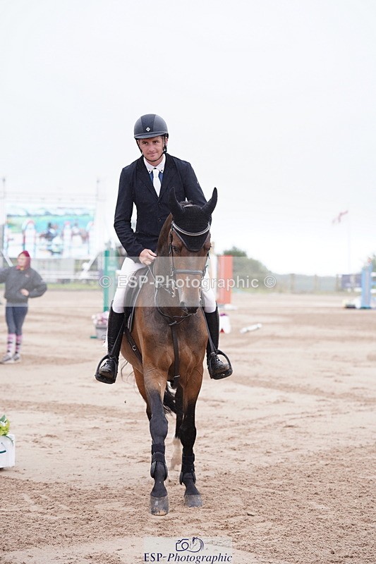 240720A-114420-14424 - Cls 3, 3 Star Small Tour 1.40m