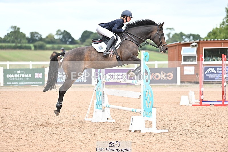 250820B-132001-00761 - Cls 4 Newcomers and 1.10m Open