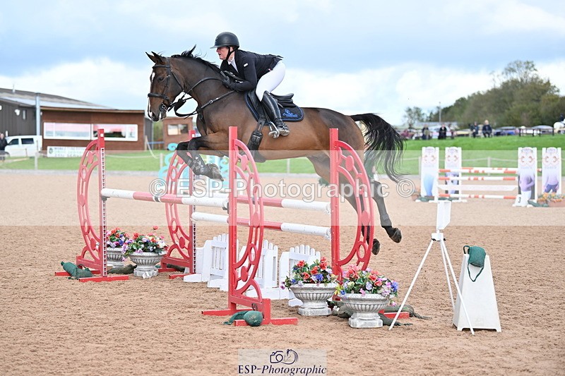 231014A-111721-04338 - Cls 18 Newcomers & 1.10m Open