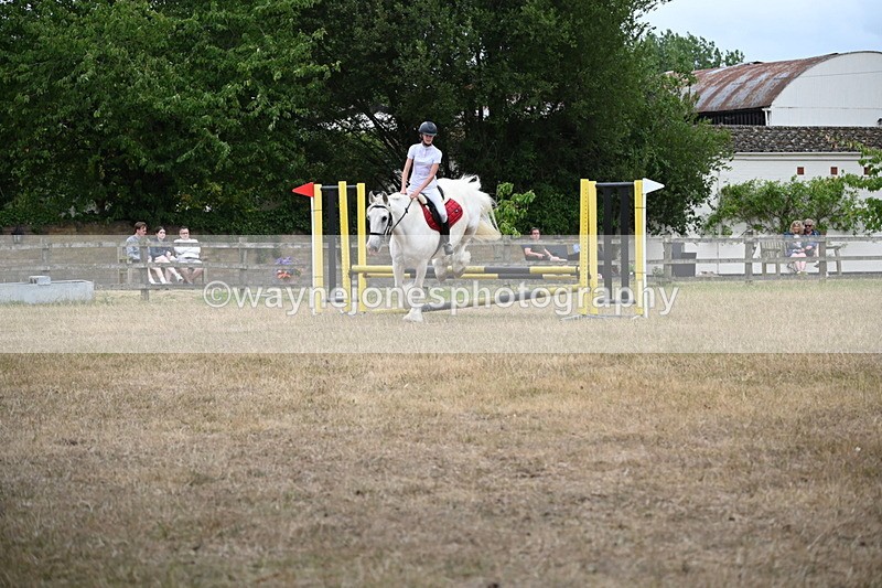 WJ6_0749 - Class 14 Intermediate Jumping 75cm