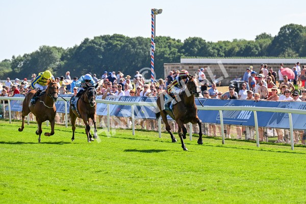 110725-Race 4-Dain Ma Nut In-0322 - Race 4 3.55pm Azets Handicap