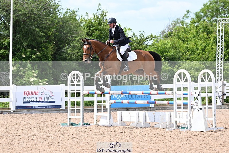 240619A-144311-00722 - Cls 4 Snr Newcomers and 1.10m Open