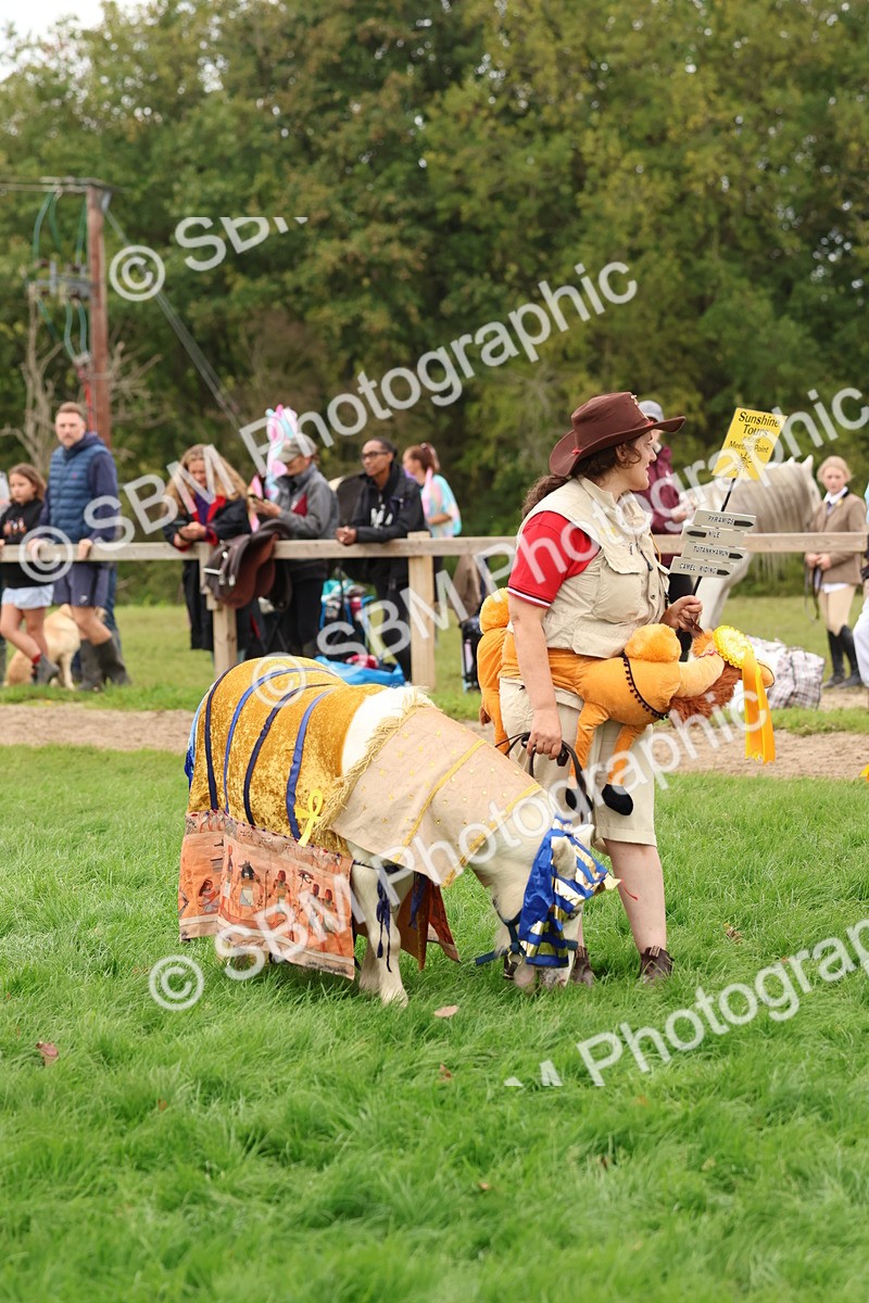 SBM_61725 - S37a - Fancy Dress Showing