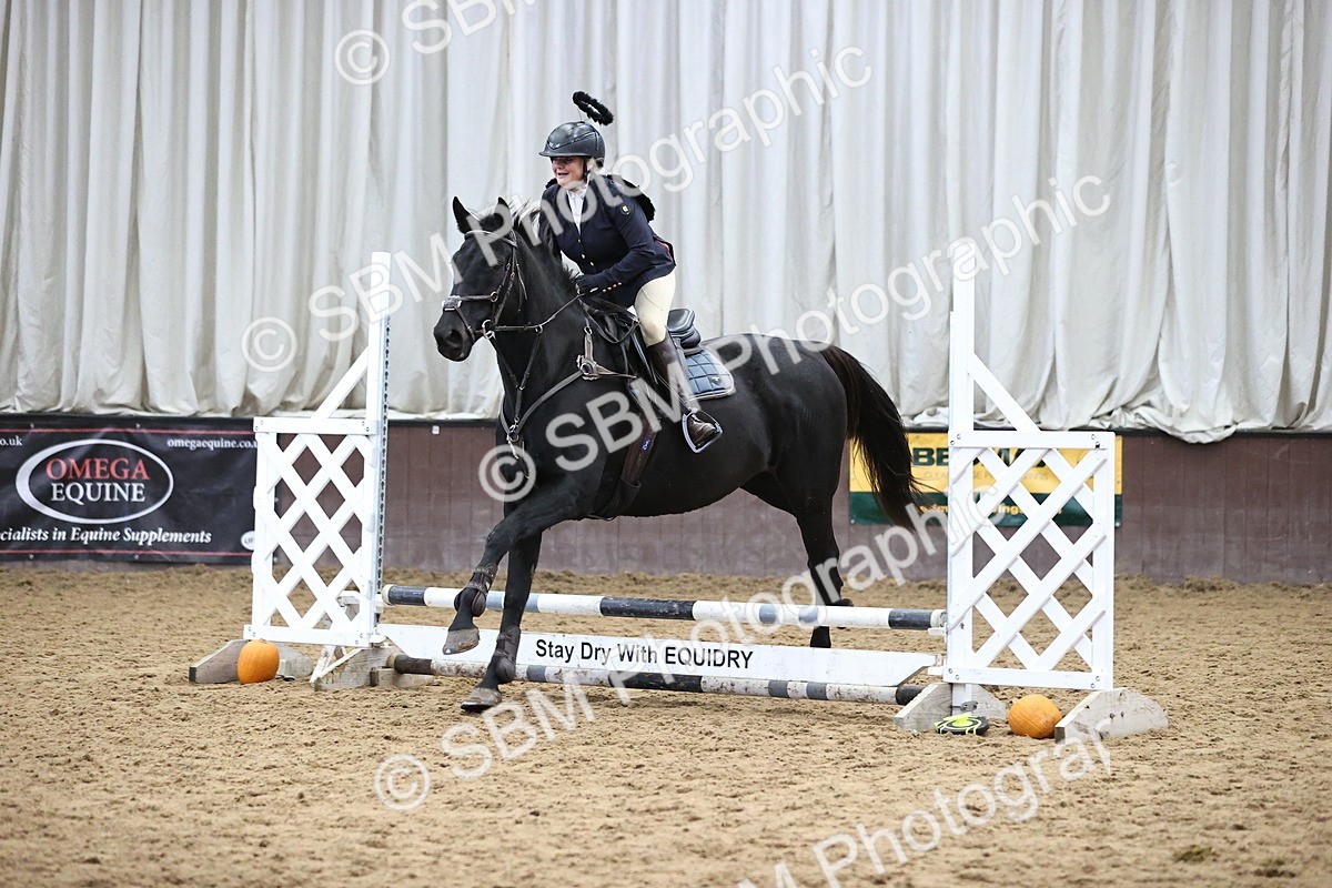 SBM_001468 - Class 3 - Horse & Hound 60cm