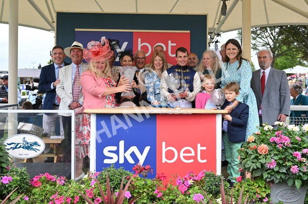 210825-022 Royal Fixation - Race 1 1.50pm Sky Bet Lowther Stakes