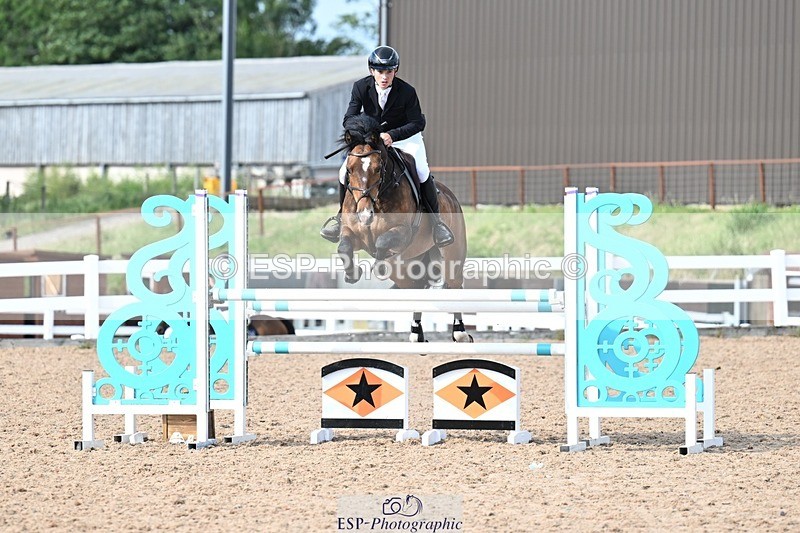 260627-173901-05798 - Cls 27 Foxhunter and 1.10m