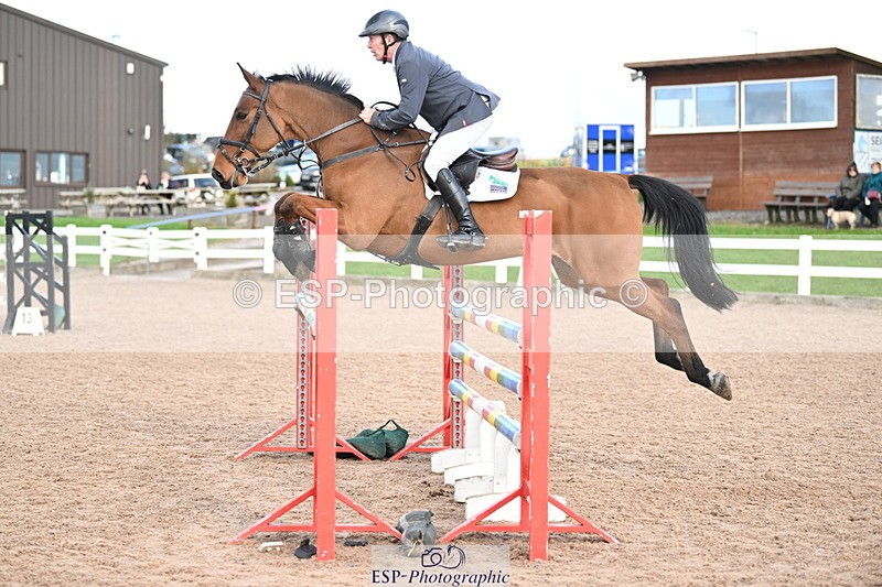 241023A-144044-01098 - Cls 4 Newcomers and 1.10m Open