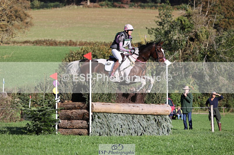 241025-104917-06341 - 004-Claire.Deuten-FOXRIDGE.HIGH.JINX