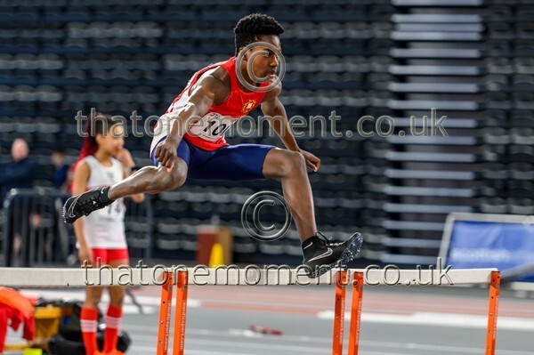 CombiMast25-913985 - Track Male Set One