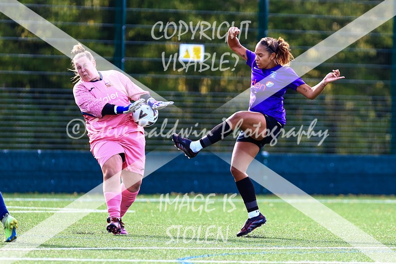 1DX30631 - 2025-10-05 FC Abbey Meads Ladies V Purton  Kingsdown FC Ladies