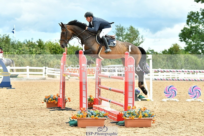 230721A-144803-07100 - Cls 22, 1 Star Gold 1.30m