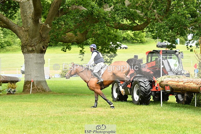 250525A-143116-16964 - D-460-Jenny.Caras-SOMMERSBY