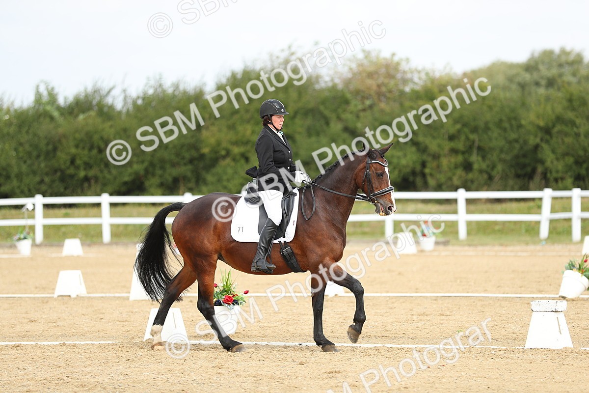 SBM_016369 - Class 13 - Novice 23 - 11.25-12.35