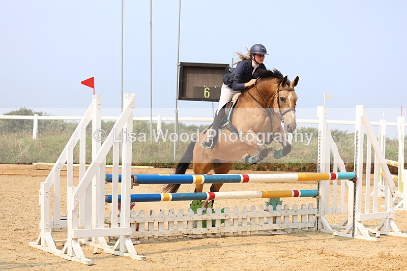 3E7A1487 - Class 4: Senior British Novice/90cm open