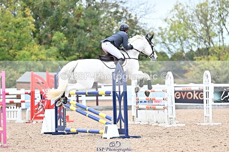 251015-133521-00609 - Cls 4 Newcomers and 1.10m Open