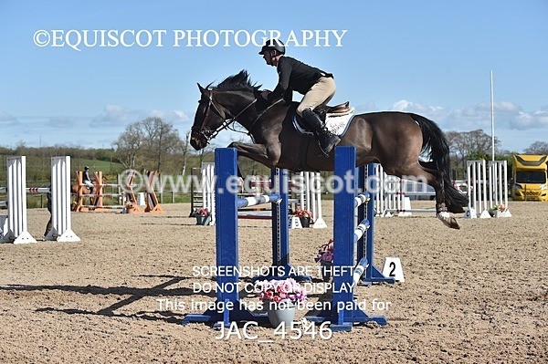 JAC_4546 - CLASS 11 SAT Andrew Hamilton Coach, RHS Foxhunter Championship Qualifier