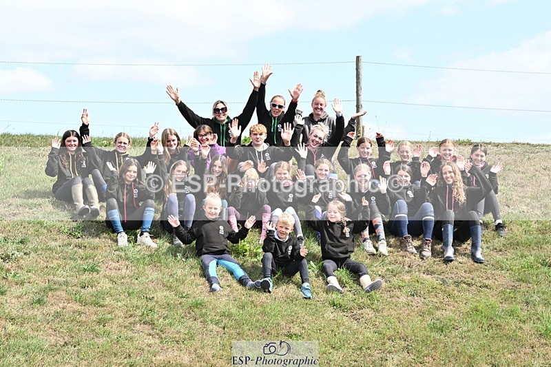 250821B-135643-00474 - Stable Shots and Group Photo