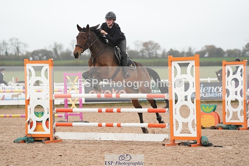 251109-115223-03662 - Cls 20 Newcomers and 1.10m Open