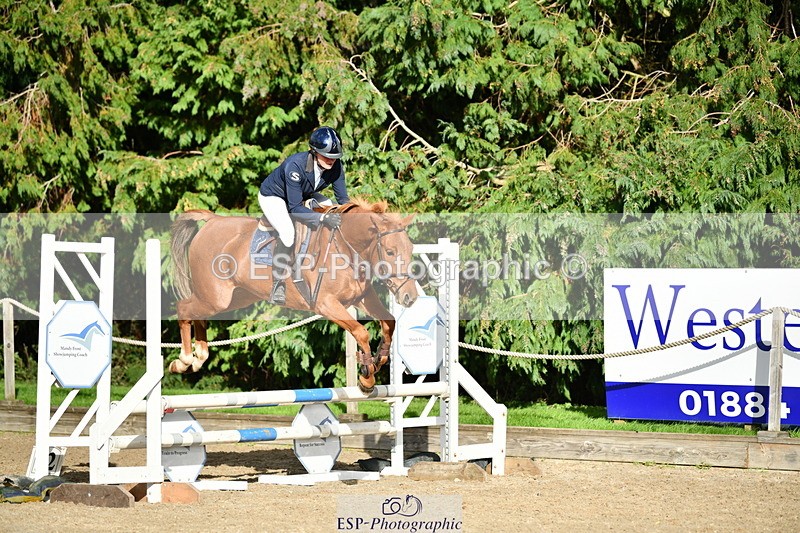 251004A-154709-01982 - Classes 8 & 9 70cm