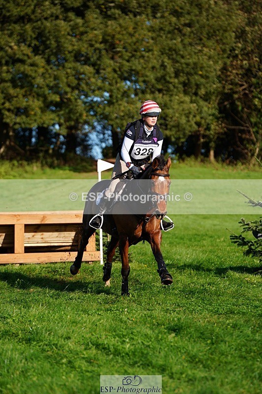 241026-103032-11318 - 328-Zara.Head-FOURFIELDS.LOVEHEART