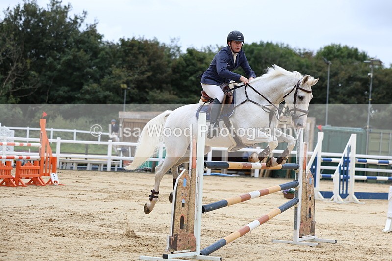 3E7A3268 - Class 9: Senior Foxhunter/1.20 open