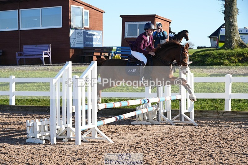 251130-104901-00989 - Cls 4 Pony Brit Nov & 80cm Open
