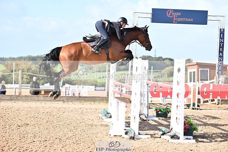 251004-124704-02087 - Cls 10 Foxhunter and 1.20m