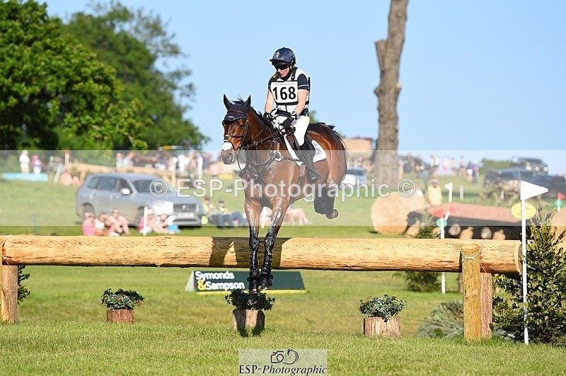 230527-180228-13707 - 168-PARKFIELD_ARTIE_BLOU-Laura_Collett-XC