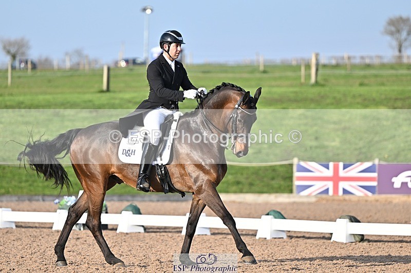 250404-181401-08572 - 159-Darren.Hicks-Tramontana.Tiger.Feet