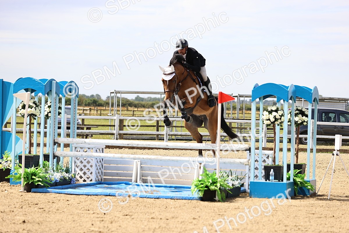 SBM_009870 - Class 8 - Senior Newcomers - 1.10  Open