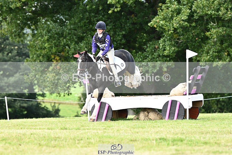 240825X-110431-31944 - 70cm XC 11.00 to 12.00