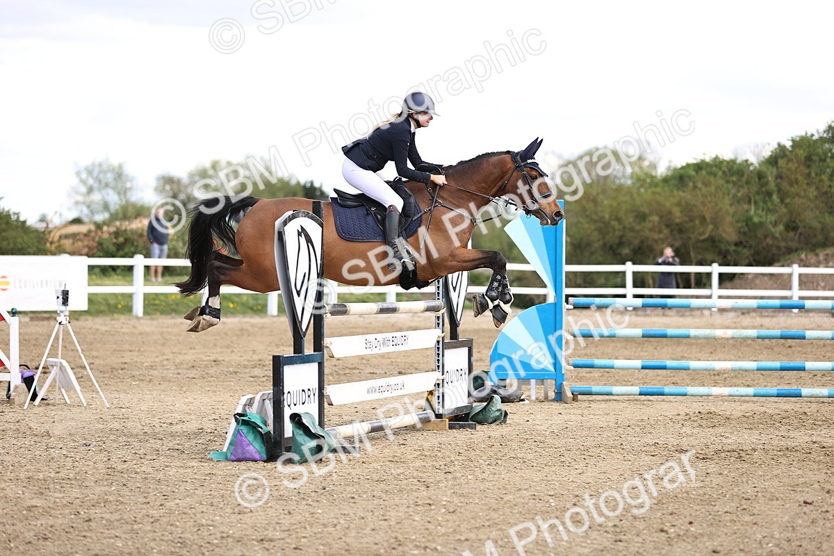 SBM_004052 - Class 17 - Senior Newcomers - 1.10m