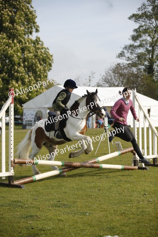 20260426-1011 - Class 1 - Mini Jumping - Lead rein or Assisted