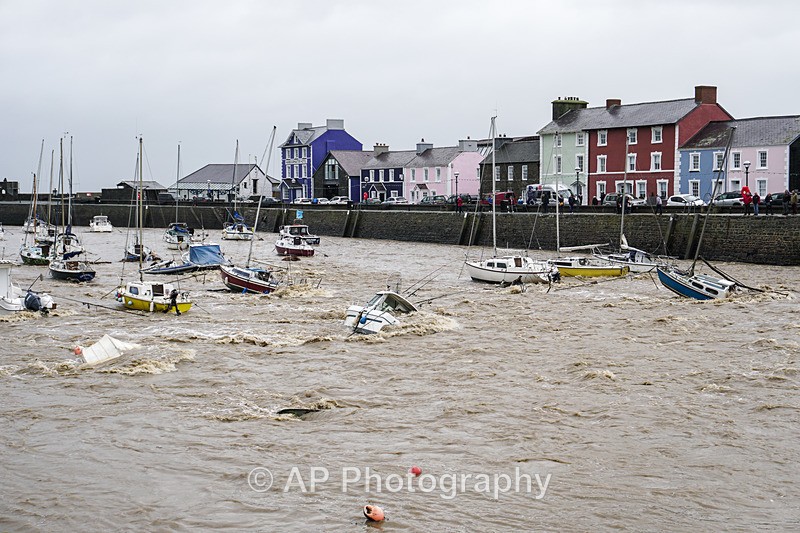 ACP04709-1 - Aberaeron Harbour, during storm Callum 13/10/2018