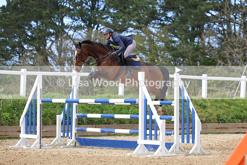 3E7A2410 - Class 9: Senior 1.30m open