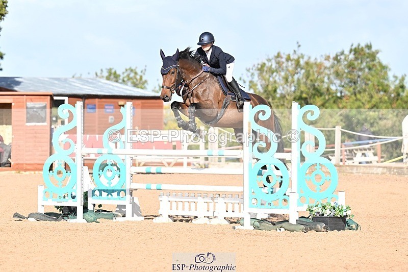 251005-103631-02806 - Cls 15 Foxhunter and 1.20m