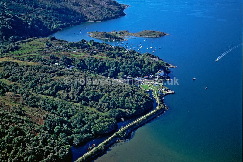 A00143C The Crinan canal to Ardnoe Point in 2001 - West and south coastlines