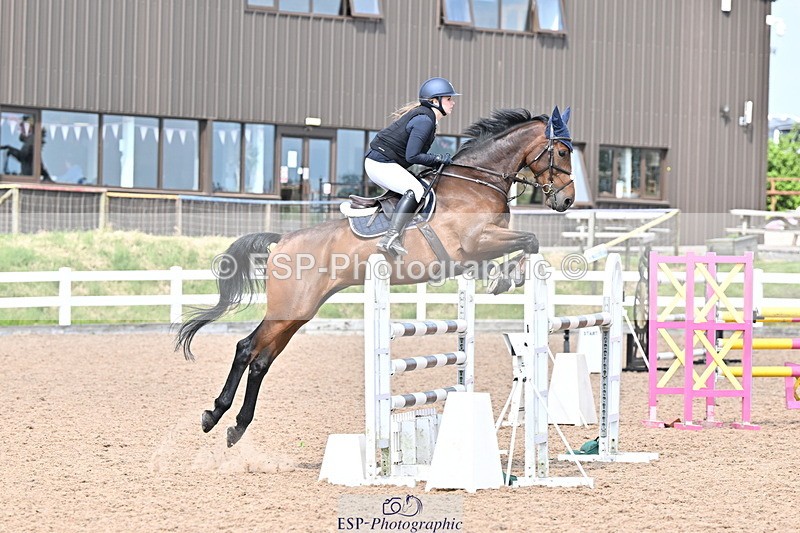 240605A-154919-00975 - Cls 5 Foxhunter and 1.20m Open