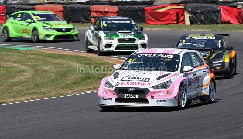  - TCR UK @ Castle Combe