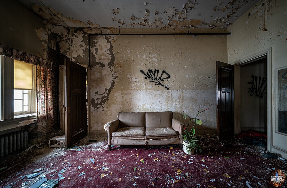 Irem Shrine (Wilkes-Barre, PA) | Lounge Area - Irem Temple