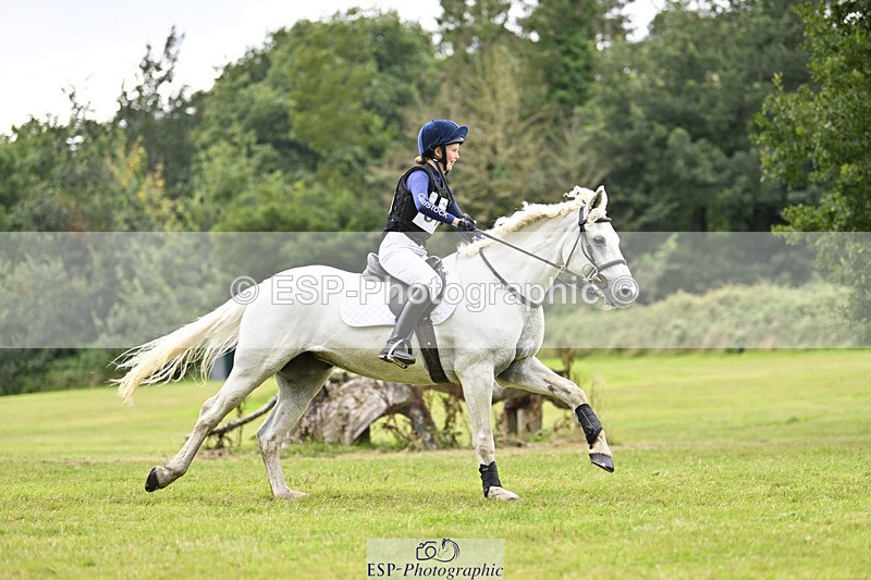 240825X-160402-36171 - 80cm XC 15.30 to 16.30