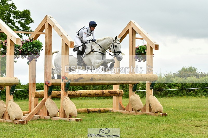 250524A-105213-09226 - A-066-Jemima.Howden-MONBEG.WHISPER