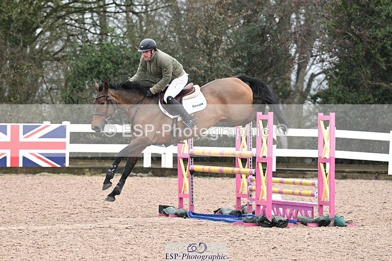 251205-122810-00477 - Cls 7 Snr Newcomers and 1.10m