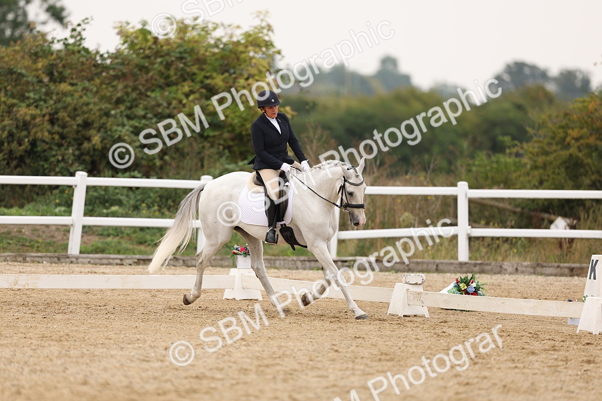 SBM_01746 - Class 9 - Novice 27 Champs