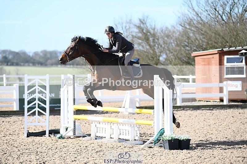 250330-103246-06156 - Cls 32 British Novice and 90cm