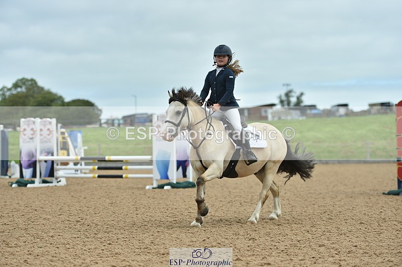 230819A-095558-00113 - Cls 36 Stepping Stones 128cm + 138cm