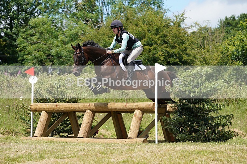 240630X-133052-7402 - 330-Katherine_Jarman-THEQUEENBEE